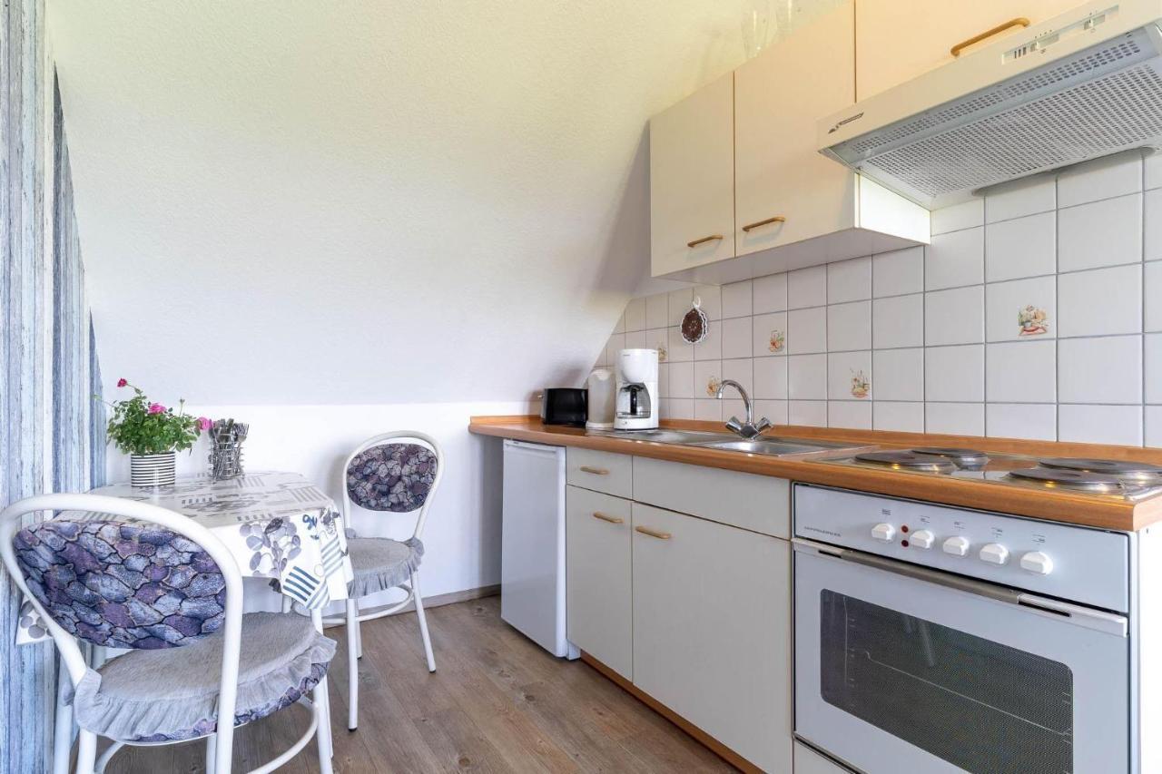Bi-Uns-To-Hus Apartment Toenning Exterior photo